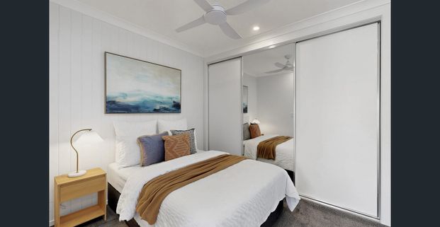 BRAND NEW, FULLY FURNISHED, DESIGNER 1 BEDROOM APARTMENT - Photo 1