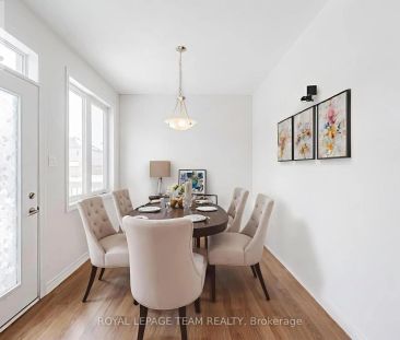 6 DARVOY MEWS - Photo 1