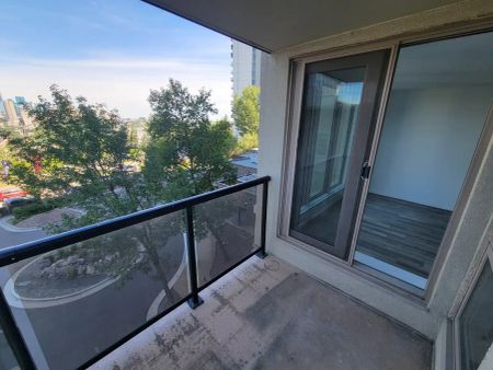 10149 Saskatchewan Drive NW - #401 — Apartment condo - Photo 4