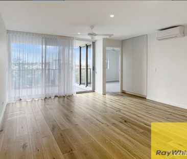 STUNNING APARTMENT - Photo 1