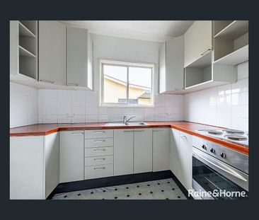 Two bedroom home in West Bathurst - Available 19/12/25 !!! - Photo 6