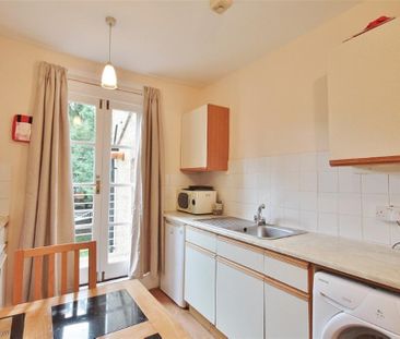 4 bedroom semi-detached house to rent - Photo 6