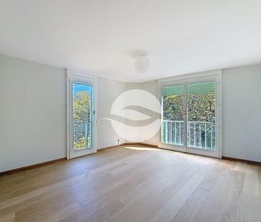 Sublime appartement, spacieux avec vue sur le lac et le jet d'eau! - Photo 2
