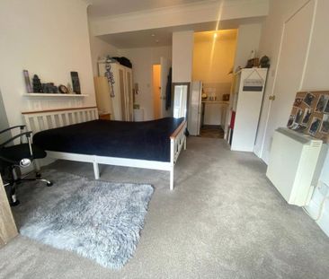 Studio to rent - Photo 6