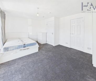 4 bedroom terraced house to rent - Photo 6
