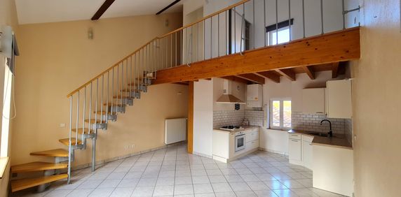 Location Appartement 2 pièces 46m² AIGUEPERSE 63260 - Photo 2