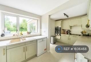 3 bedroom detached house to rent - Photo 4