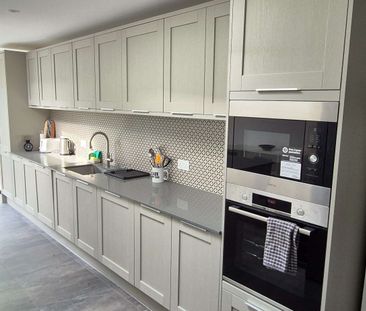 Sparkbridge Road Room 3 - Photo 4