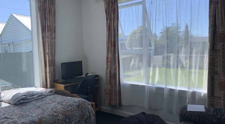 WESTPORT - 2 BEDROOMS - Photo 2