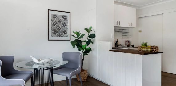 Sun-Drenched Coastal Living in the Heart of Manly - Photo 2