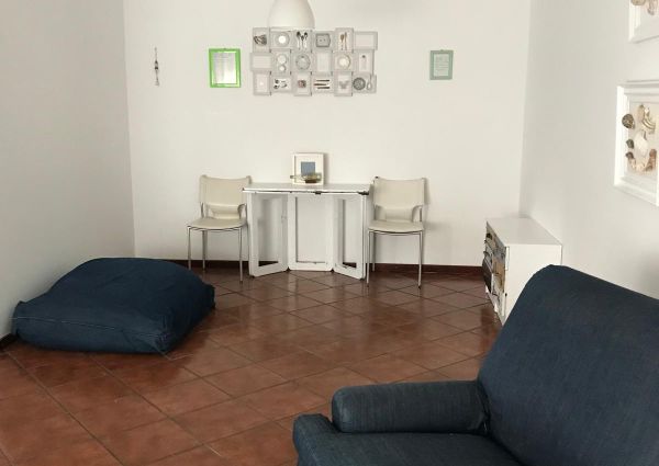 Apartamento T3 Praia da Barra, com cozinha equipada e parcialmente mobilado. Visite!