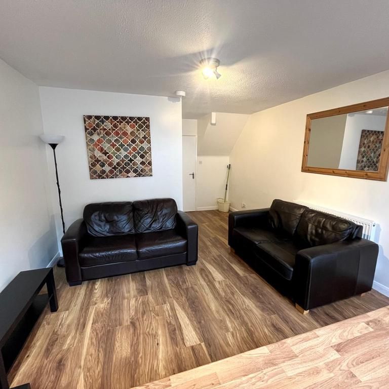 3 bedroom terraced house to rent - Photo 1