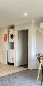 Modern 1-Bedroom Studio Room Available for Rent in Hamilton East – $270 per Week Discover comfortable and convenient living in this well-maintained studio room, located in the sought-after suburb of Hamilton East, 3216. - Photo 3