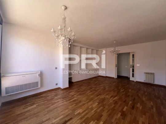 Dúplex en alquiler en Calle San Antón, cerca de Calle de Alhamar - Photo 1