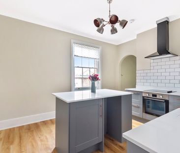 Kings Road, Horsham, West Sussex, RH13 - Photo 2