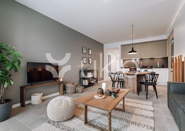 Gran Via de les Corts Catalanes, Barcelona, Catalonia 08011