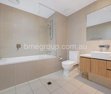 Bright & Spacious 1-Bedroom Haven | Stunning City Views | Prime Hur... - Photo 4