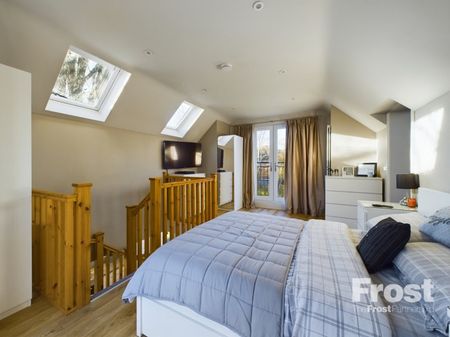 Priory Cottage, 3 Stomp Road, Bucks,SL1 - Photo 4