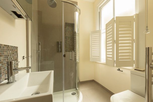 1 Bed Flat, Tremadoc Road, SW4 - Photo 1