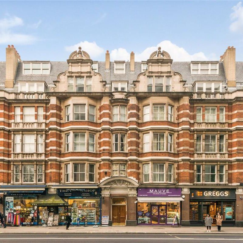 1 bedroom flat in Southampton Row - Photo 1