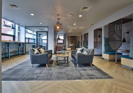 Gold Studio - Photo 4