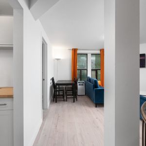 Furnished 5 1/2 Apartment At UQAM - Photo 3