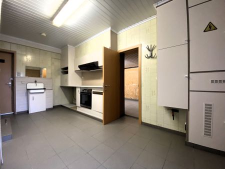 Instapklare bungalow in een rustige woonwijk te Waregem - Photo 2