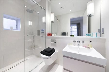 2 bedroom house in Knightsbridge - Photo 3