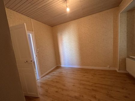 Maison traditionnelle à louer, 3 pièces - Massiac 15500 - Photo 3