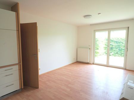 Charmante 2-Zimmerwohnung mit kleinem Grünanteil, Terrasse und Parkplatz in Waltendorf - Foto 2