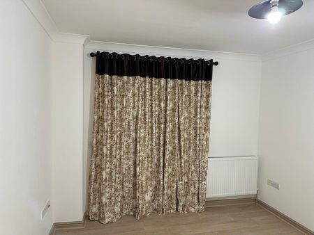 Old Kenton Lane, London - Photo 2