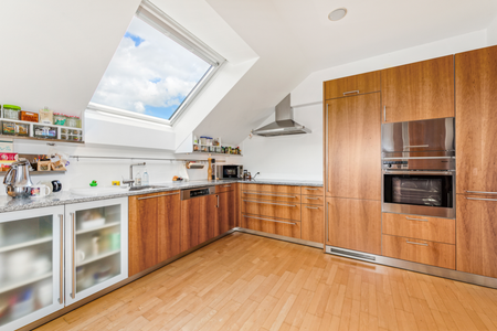 Einzigartige Attikawohnung mit Seesicht, Terrasse und Luxusausstattung - Photo 2