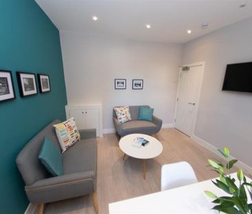 1 bedroom Flat To Let - Photo 2