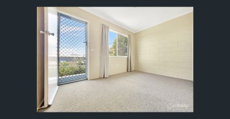 Two Bedroom Townhouse close to amenities - Photo 5