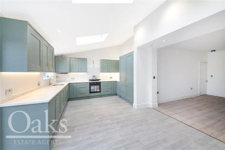 4 bedroom semi-detached house to rent - Photo 4