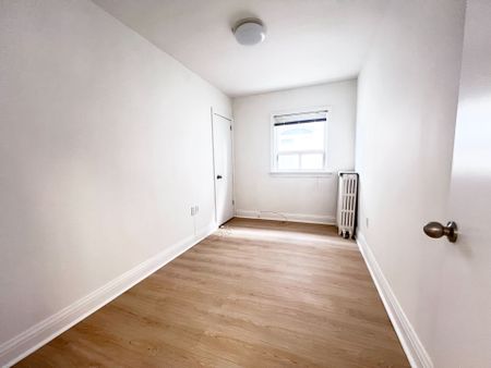 For Lease - 970 Briar Hill Avenue, Toronto, Ontario - Photo 2