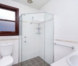 Charming Family Home in Mayfield West! - Photo 1