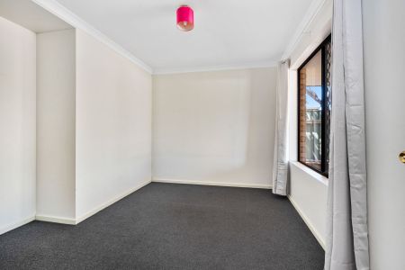 Brick home in a quiet location - Photo 5