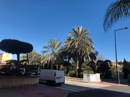 Apartamento de alquiler en Calle Burgos, Centro - Photo 2