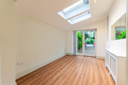 102 Kensington Road, - Photo 3