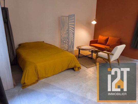 Appartement à louer - Nîmes 1 pièce de 33 m² - Photo 1
