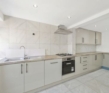 3 bedroom mid terraced house to rent, - Photo 6