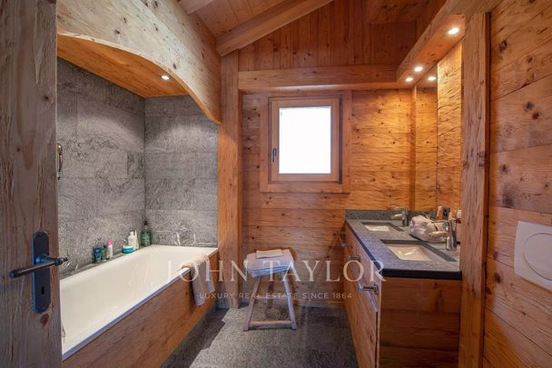 High-end penthouse for rent by the week - Photo 1