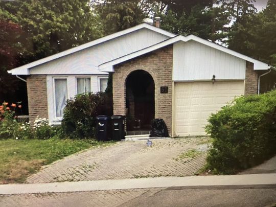 For Lease - 57 Ardgowan Crescent Unit# Main, Toronto, Ontario - Photo 1