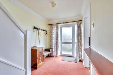 3 bedroom detached house to rent - Photo 3