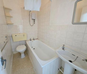 1 bedroom flat to rent - Photo 6