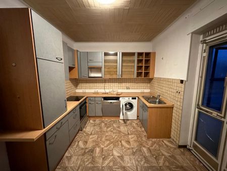 Großzügige 4-Zimmerwohnung mit Stellplatz und Balkon - Foto 4