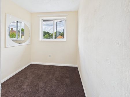 Hetherington Close, Slough, Berkshire,SL2 - Photo 4