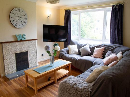 6 bedroom house to rent - Photo 1