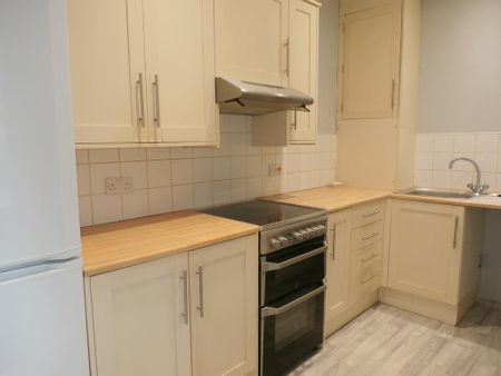 1 bedroom ground floor flat to rent - Photo 4